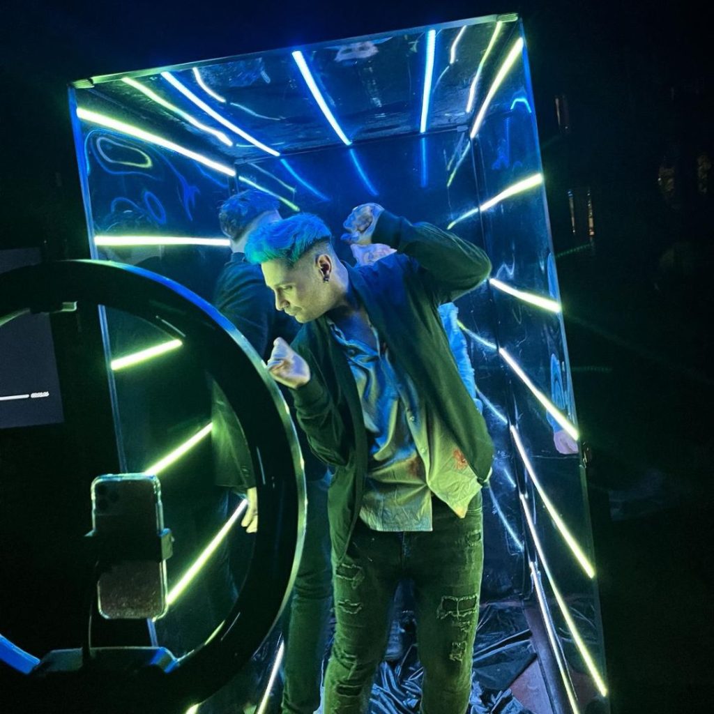 xr:d:DAGBWq7G9lI:5,j:8300557818101115794,t:24040311